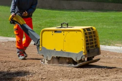 Entreprise pour nettoyer un terrain après travaux à Douarnenez  